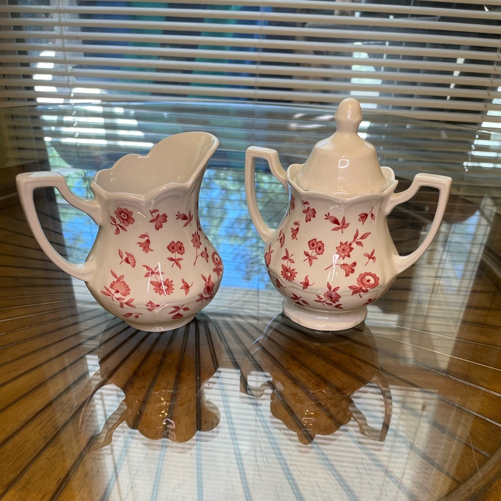 Vintage Royal Staffordshire J.& G. Meakin Ironstone Heirloom sugar & creamer.